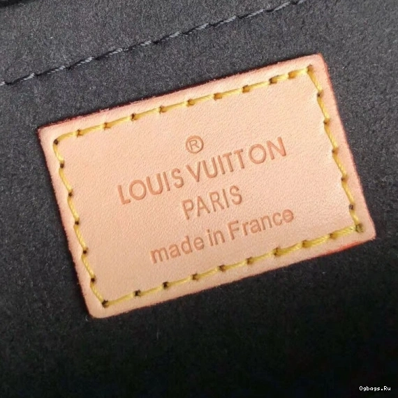 Louis Duffle Vuitton 0322